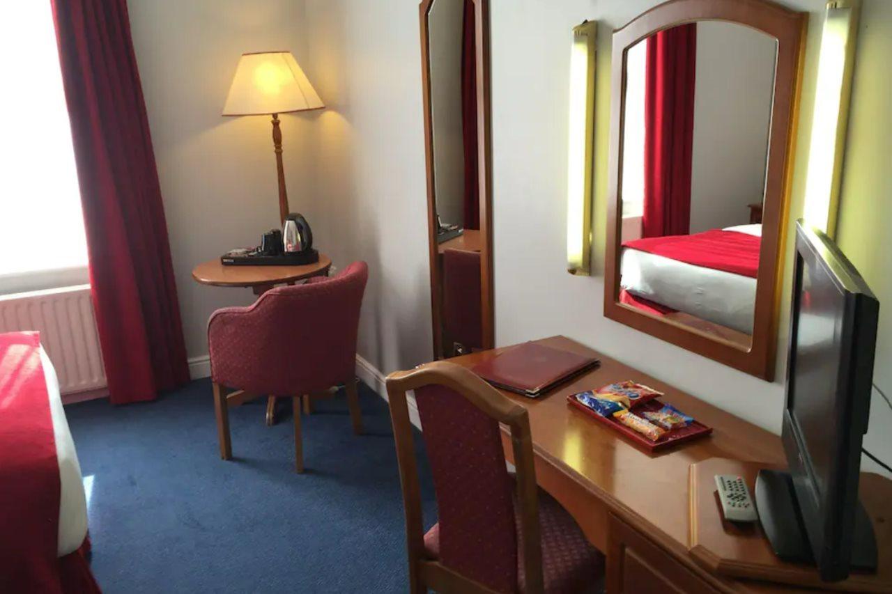 דבלין Charleville Lodge Hotel מראה חיצוני תמונה