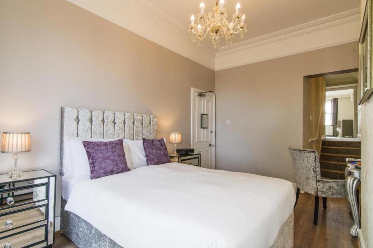 דבלין Charleville Lodge Hotel מראה חיצוני תמונה