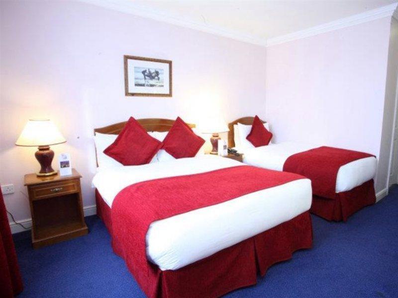 דבלין Charleville Lodge Hotel מראה חיצוני תמונה